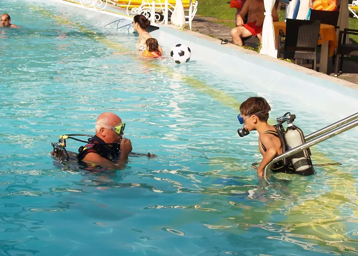 فندق ألبيرجو لوسون