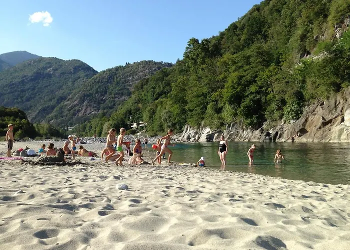 Hotel Albergo Losone 4*