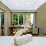 Hotel Albergo Losone 4*