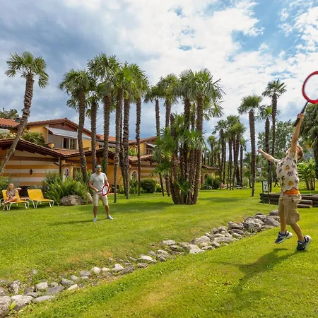 알베르고 4* 로손